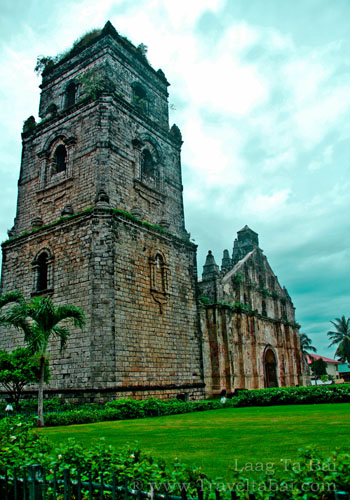 tourist spots of Ilocos Norte, Ilocos Norte, Paoay Church Laoag City, Paoay Church, Laoag City, ST. Agustine Church, world Heritage church, Earthquake Baroque architecture, Gothic and Oriental, coral stone bell tower, World War II, World heritage, Katipuneros, UNESCO’s World heritage